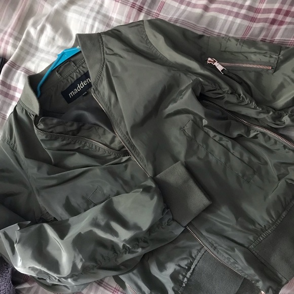 Jacket - Picture 3 of 4